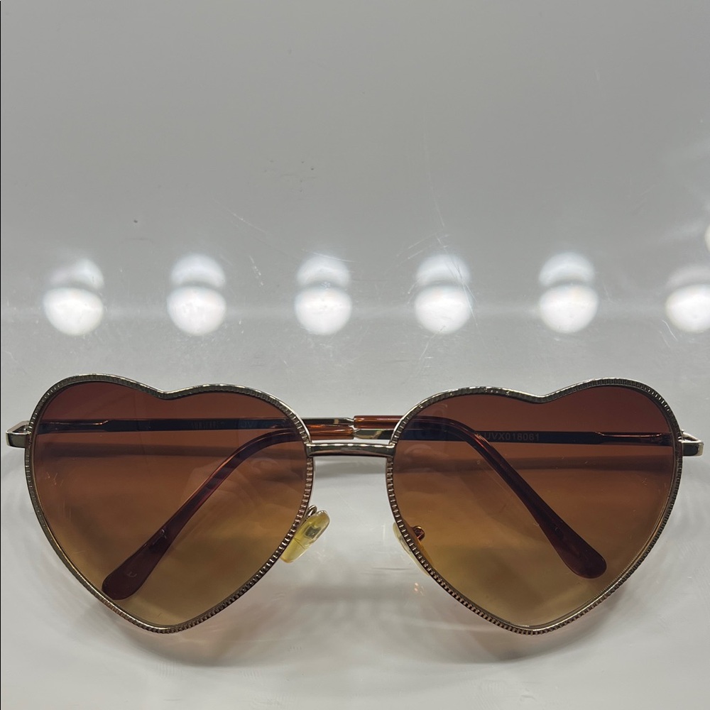 Heart-Shaped Gold Brown Sunglasses